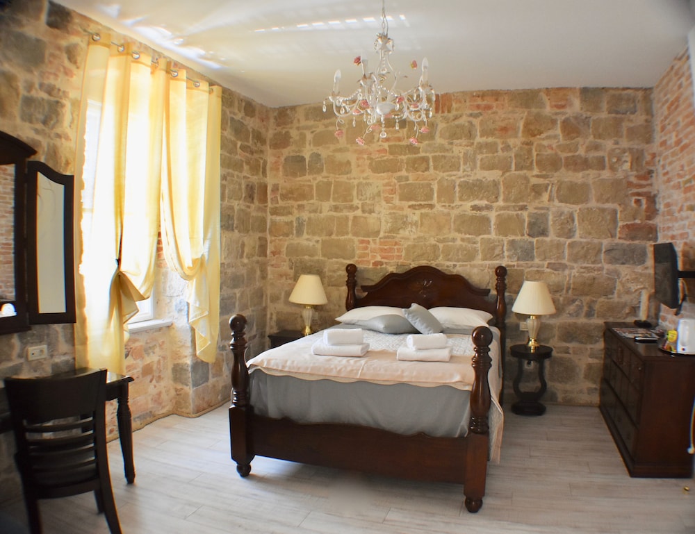 PIETRA ROSSA Luxury Rooms 16/66