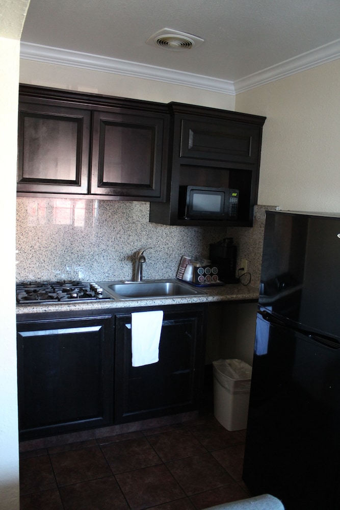 Riverside Inn & Suites Santa Cruz 32/56