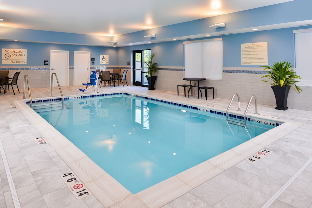 HAMPTON INN BY HILTON OMAHA AIRPORT, IA in CARTER LAKE - IA