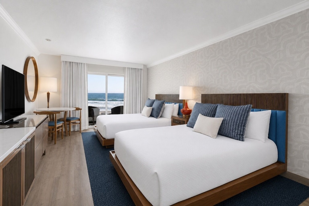Room, 2 Queen Beds, Beach Front