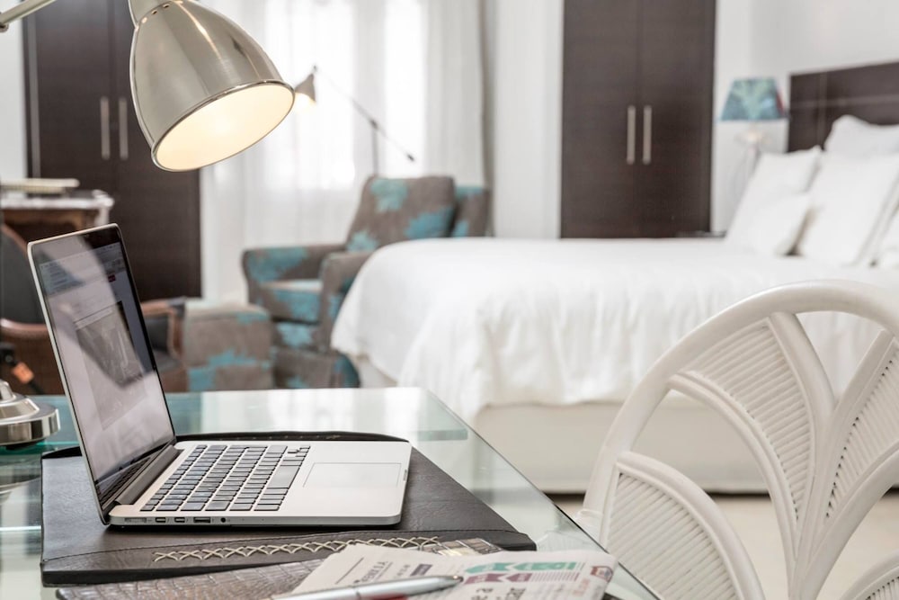 La Mision Hotel Boutique 58/67