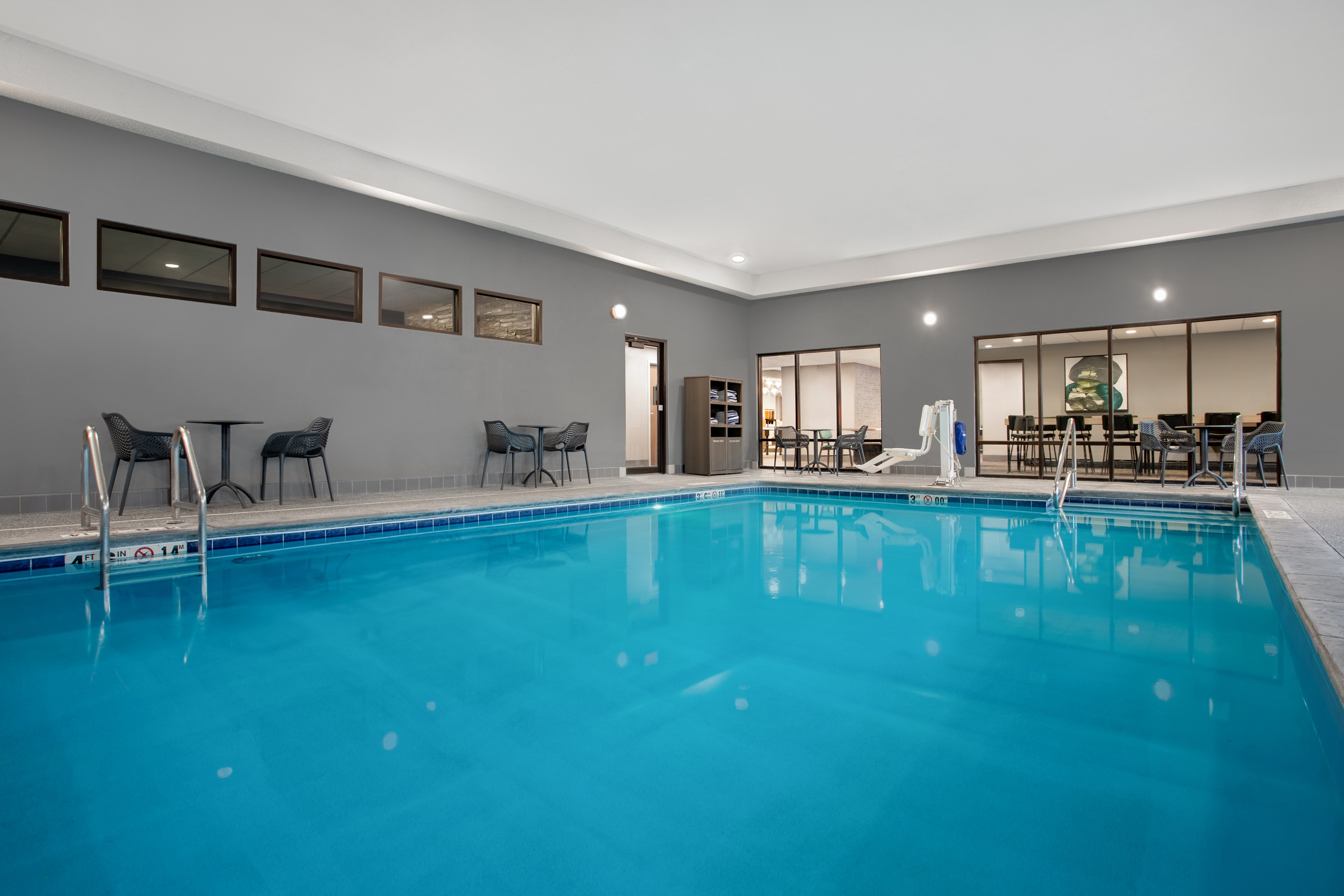 Holiday Inn Express Hotel Suites Clinton 26/50