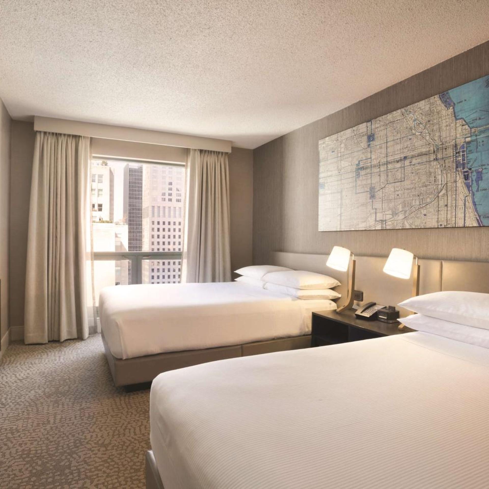 جناح بسرير مزدوج بإطلالة على المدينة، Hilton Chicago Magnificent Mile Suites 3/6