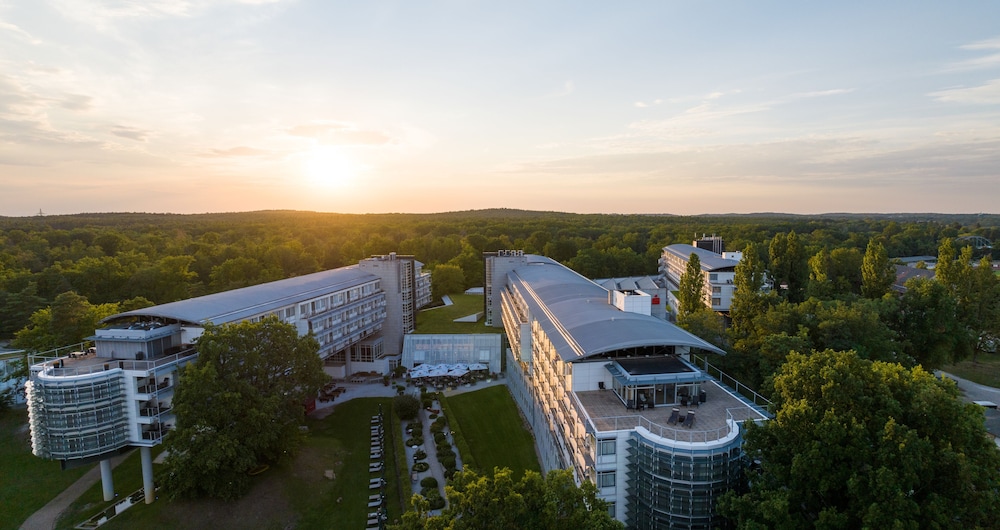 KONGRESSHOTEL POTSDAM AM TEMPLINER SEE 64/66
