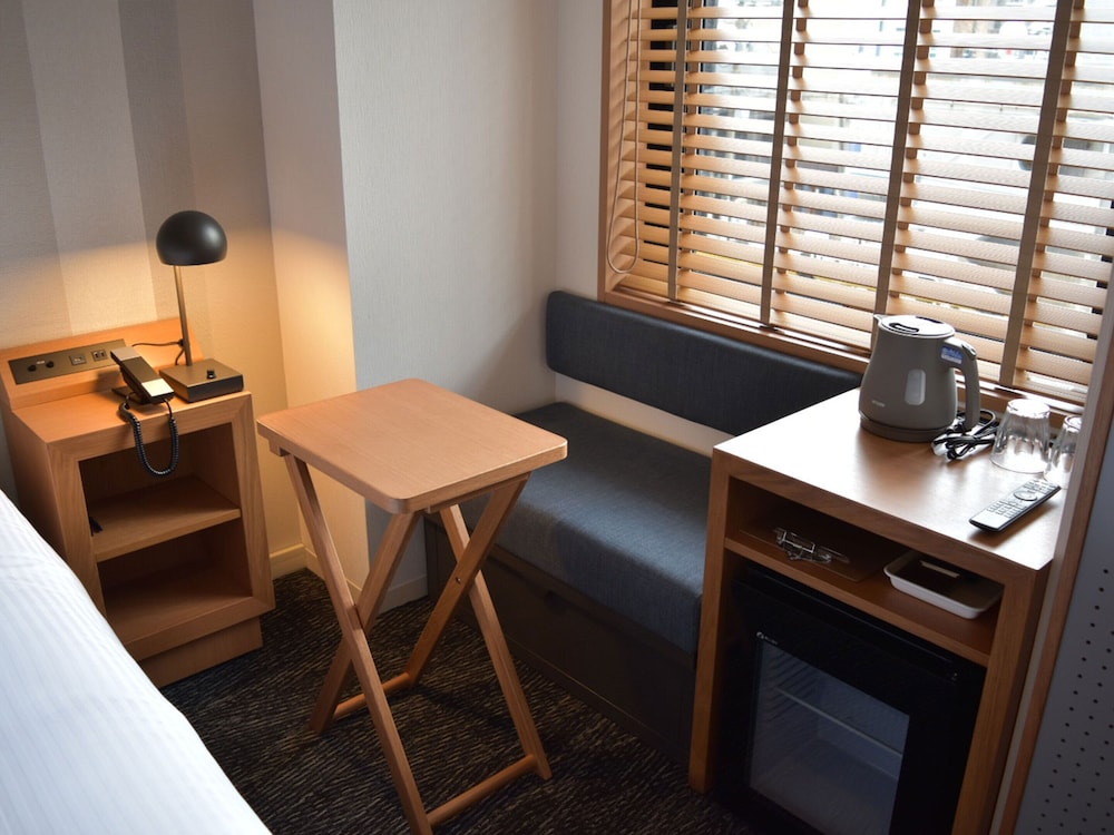 Umeda Holic Hotel 30/35
