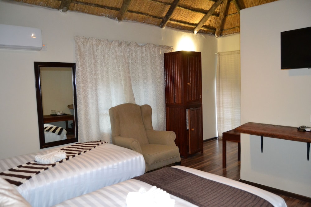 Chobe Sunset Chalets 9/49