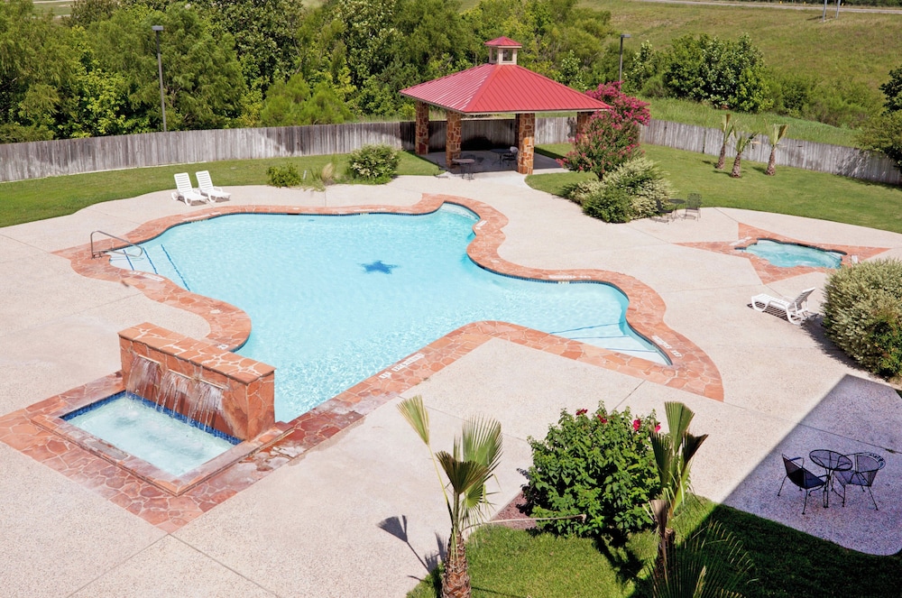 Holiday Inn Express Hotel Suites Kerrville 60/62