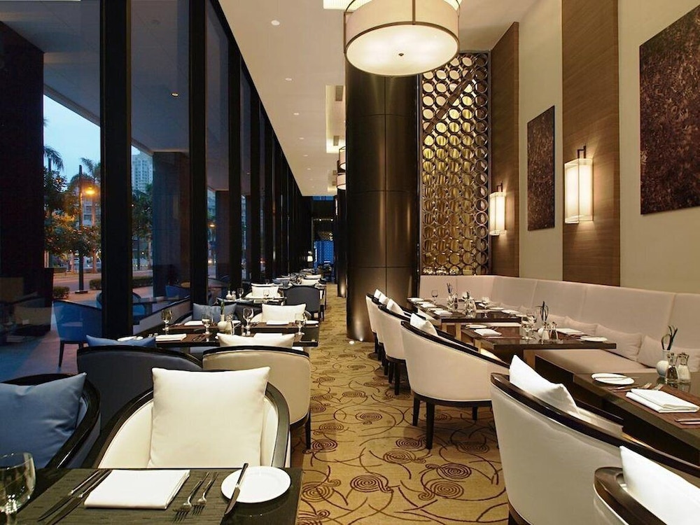 Seda Bonifacio Global City 35/48