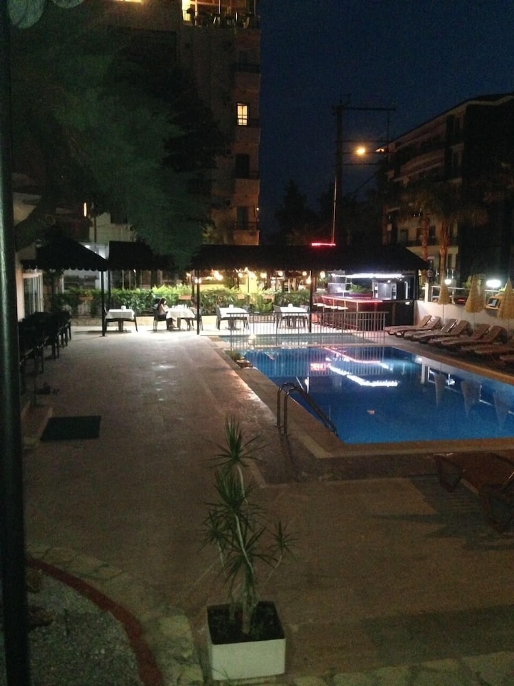 Yaman Life Hotel 46/50