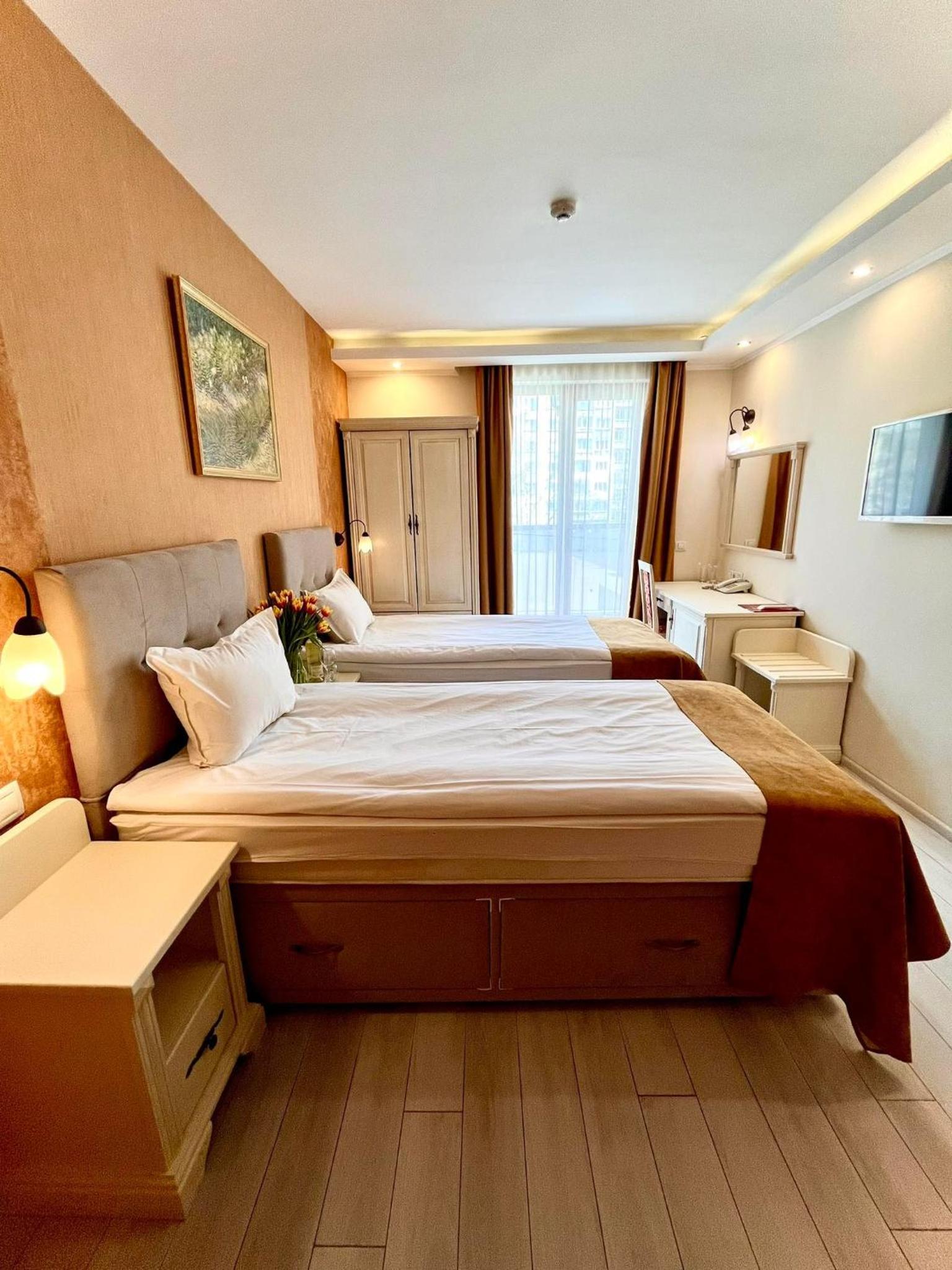 Hotel Adria 9/84