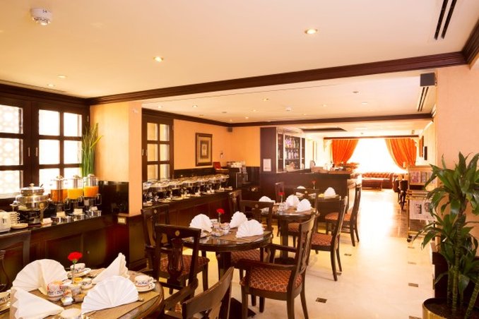 restaurant cafeteria