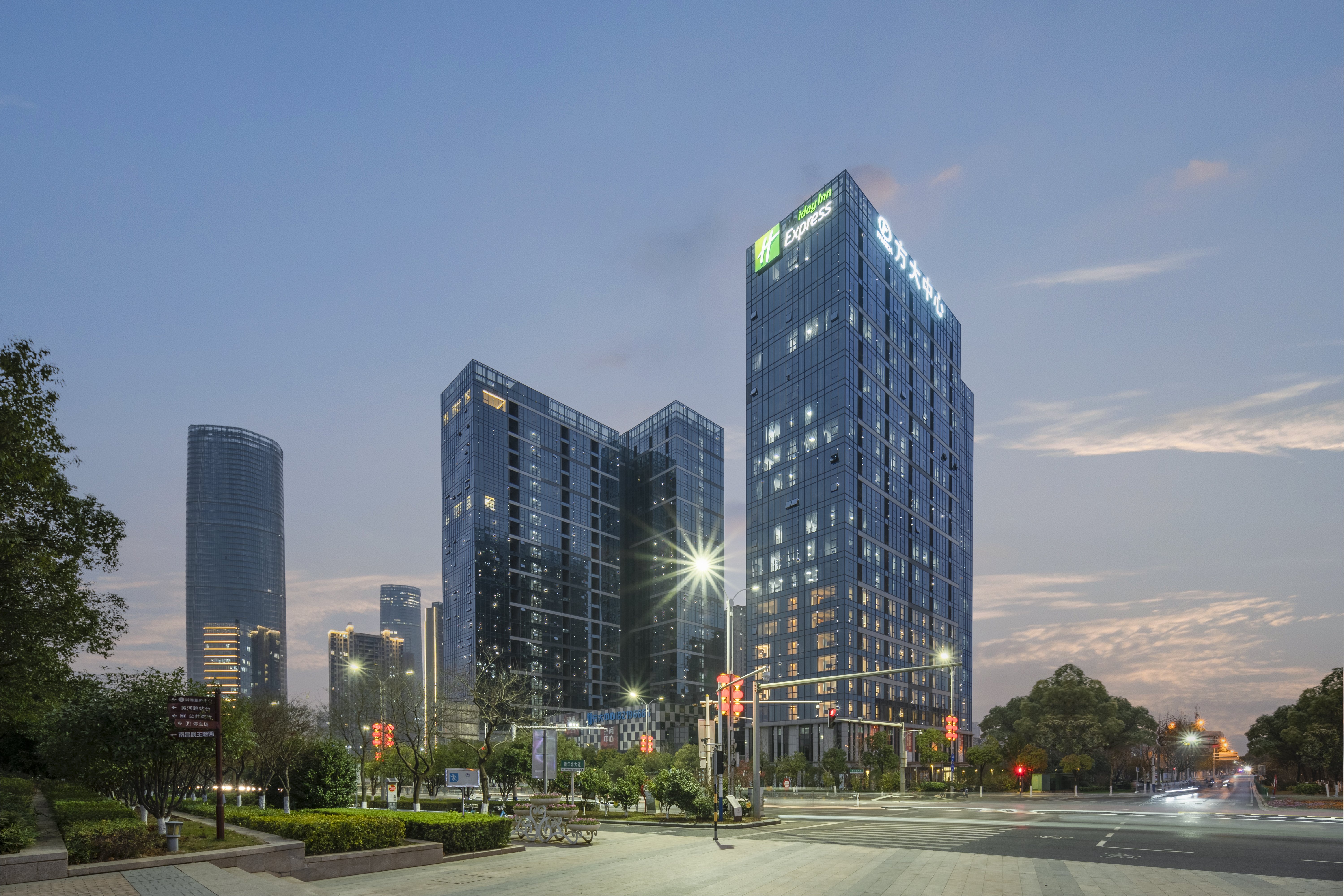 Holiday Inn Express Nanchang Riverside 3/77