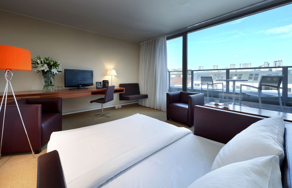 Eurostars Embassy 16/55