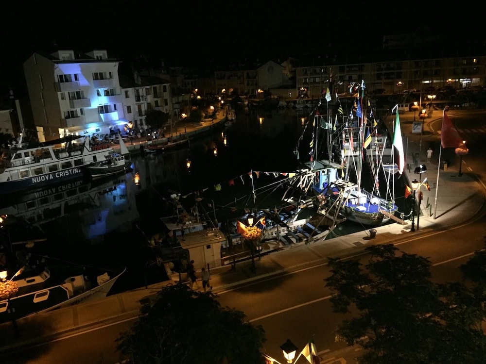 Alla Città Di Trieste 30/50