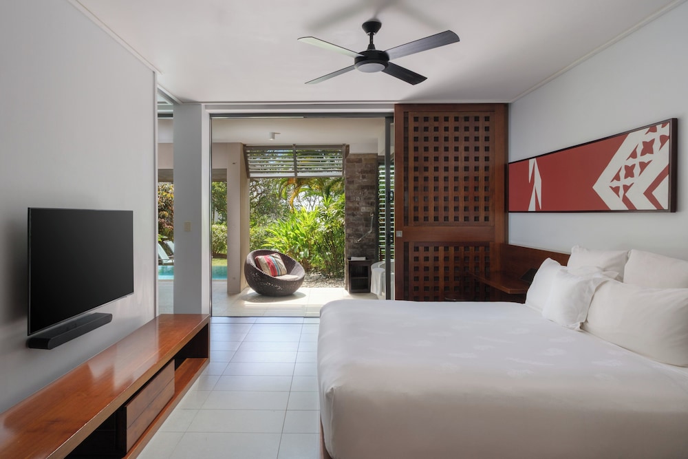 2 Bedrooms, Suite, King and Twin Beds, Plunge Pool, Club Lounge Access