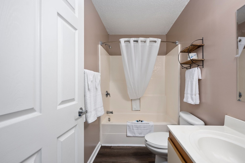 جناح بسرير كينج، Affordable Suites 4/5