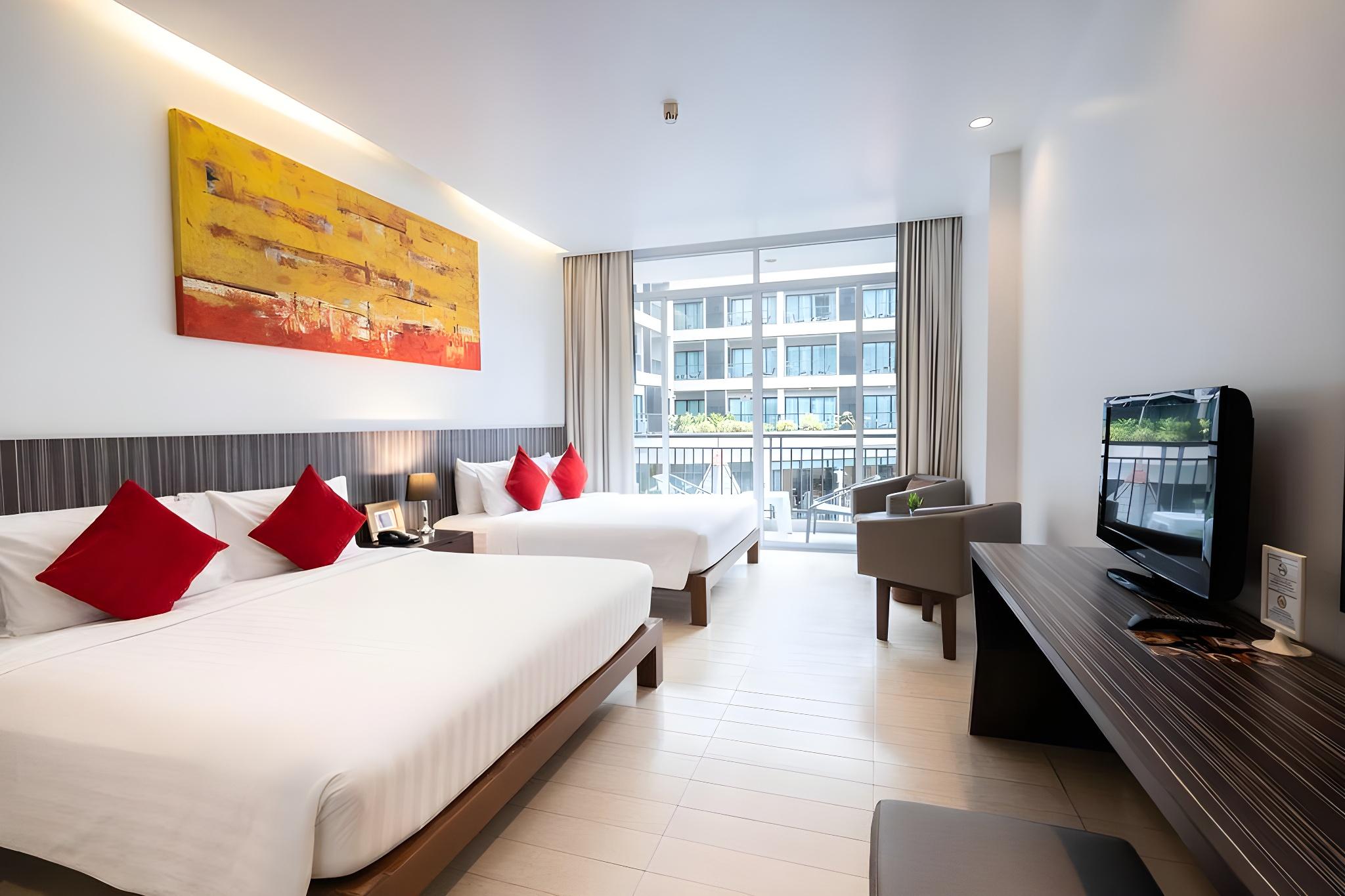 Deluxe, Family, 2 King Beds
