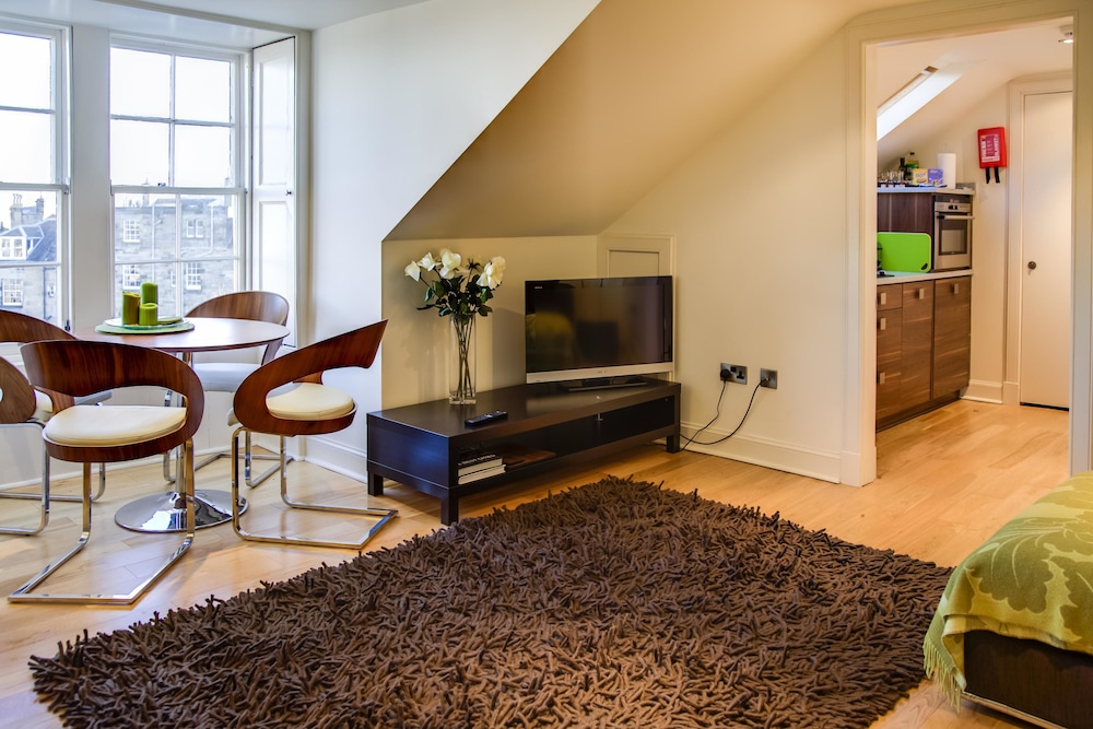 Clarendon Luxury Apartments 28/46