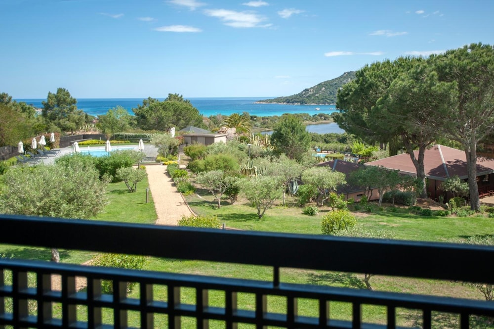 HOTEL CASTELL VERDE 18/27