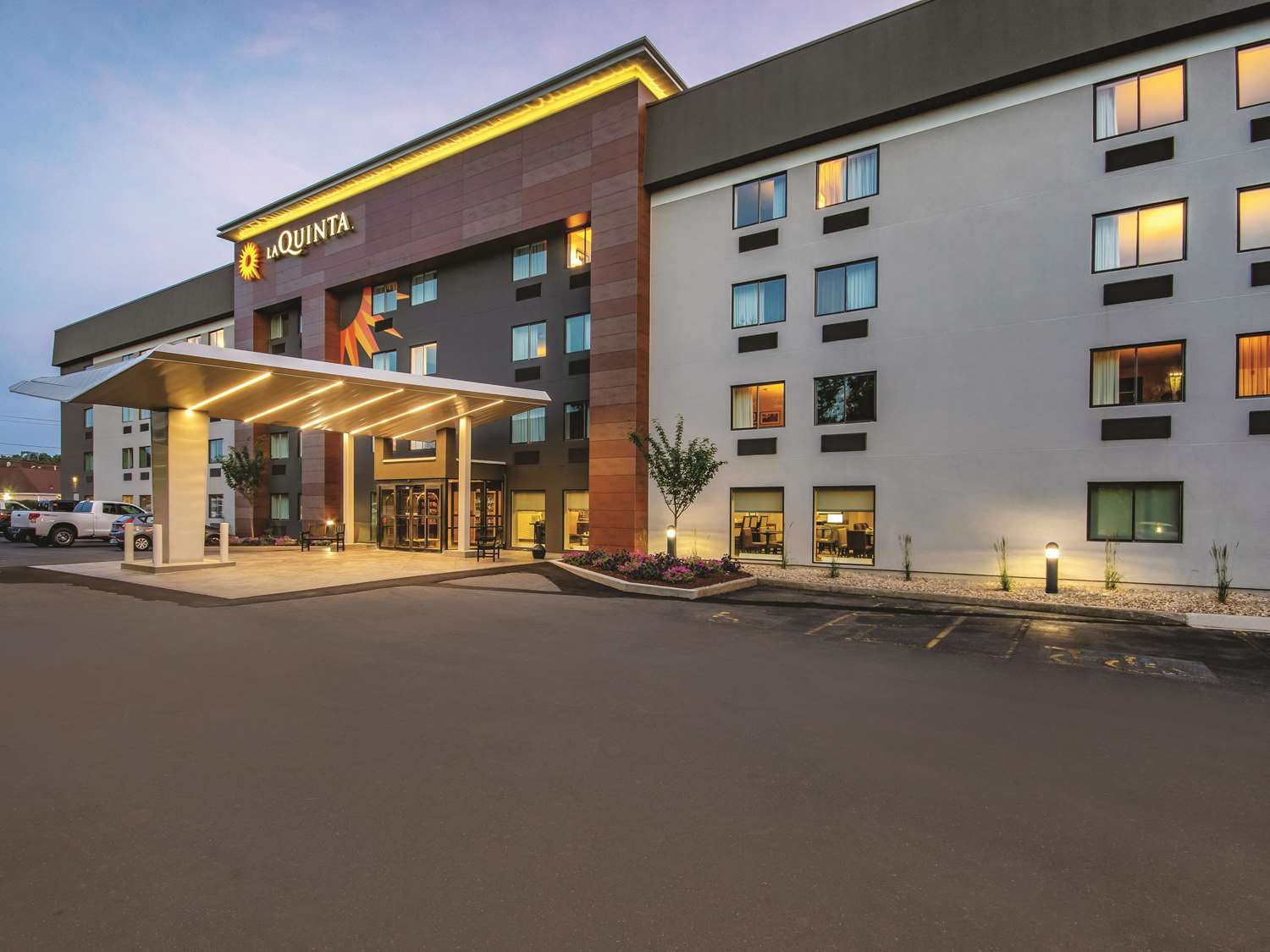 La Quinta Inn & Suites by Wyndham Hartford - Bradley Airport 3/47