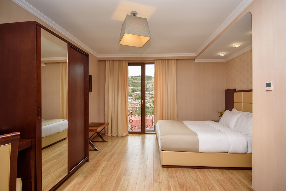 KMM Hotel Tbilisi 28/65