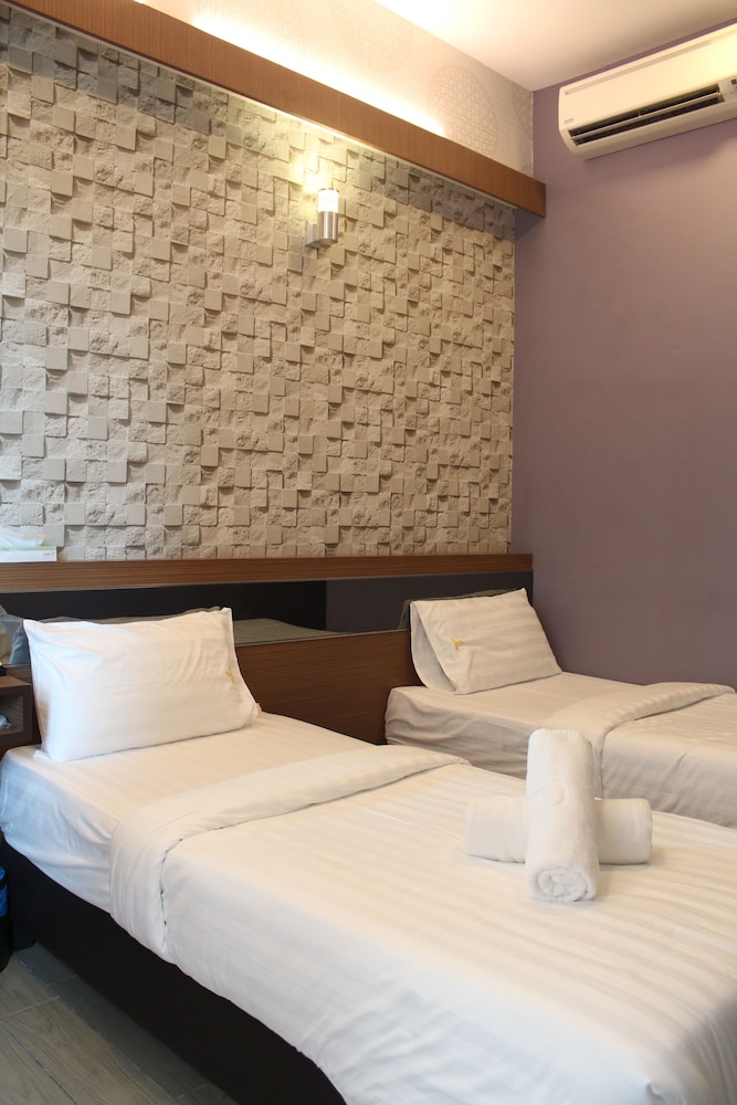 Hotel Golden View Nilai 3/25