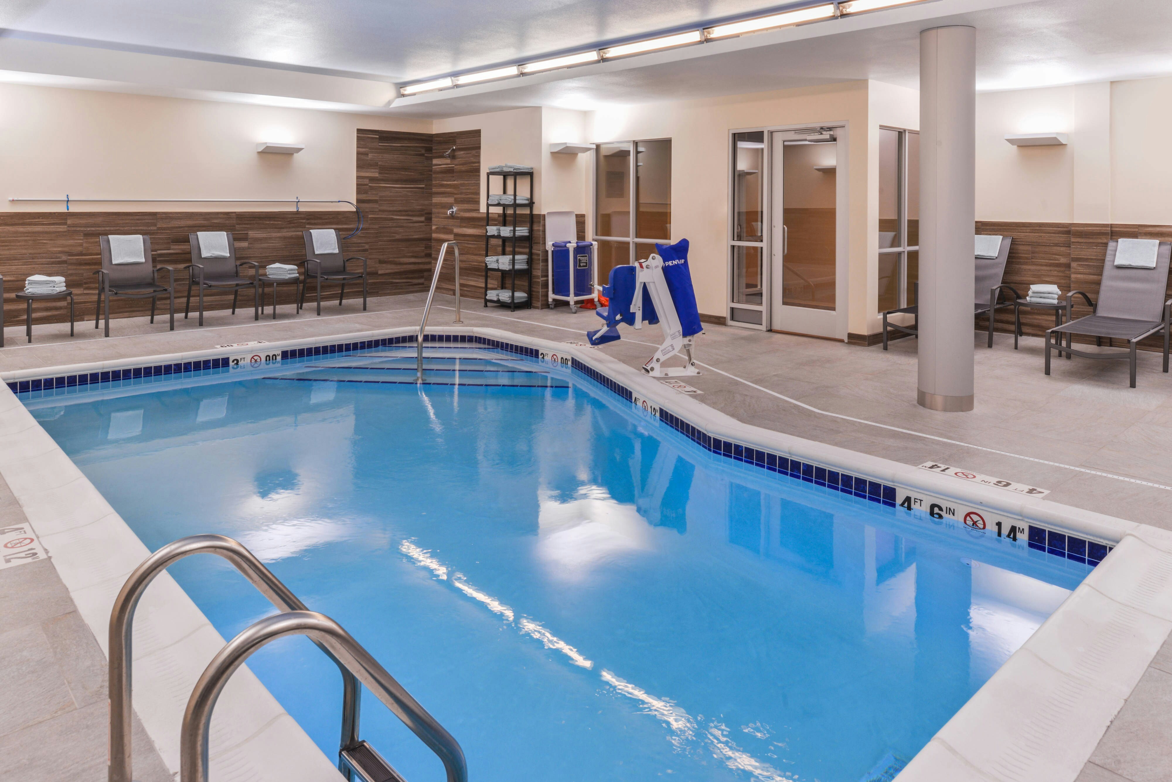 FAIRFIELD INN & SUITES CORALVILLE 27/49