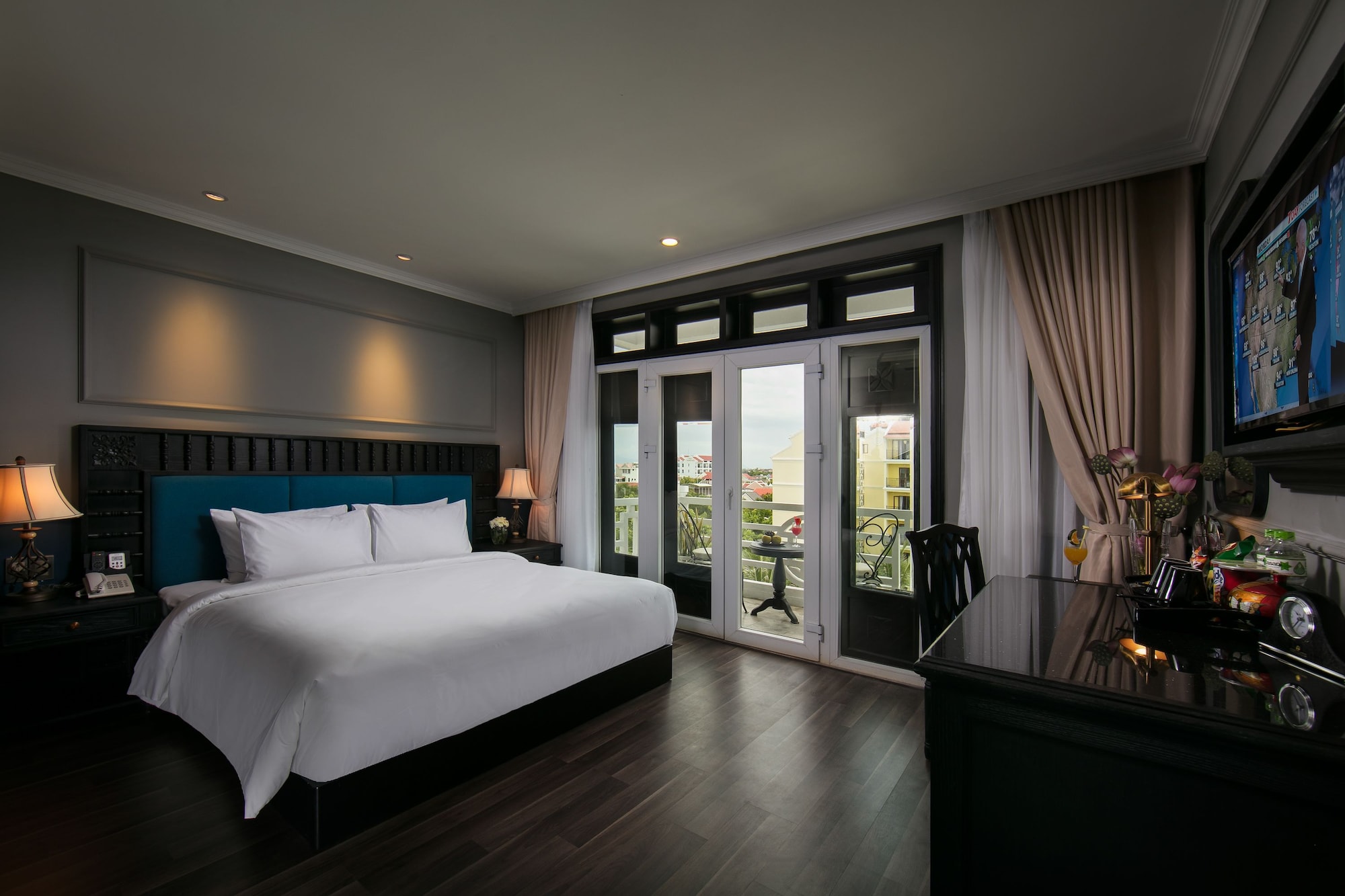غرفة ديلوكس بسرير مزدوج أو سريرين منفصلين بإطلالة على المدينة بشرفة، Golden Holiday Hoi An Hotel 3/10