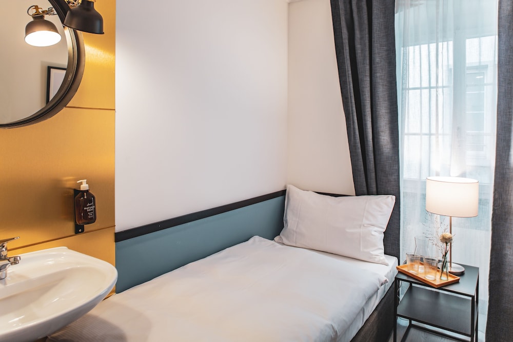 Pop Up Hotel Krone Zurich 11/43