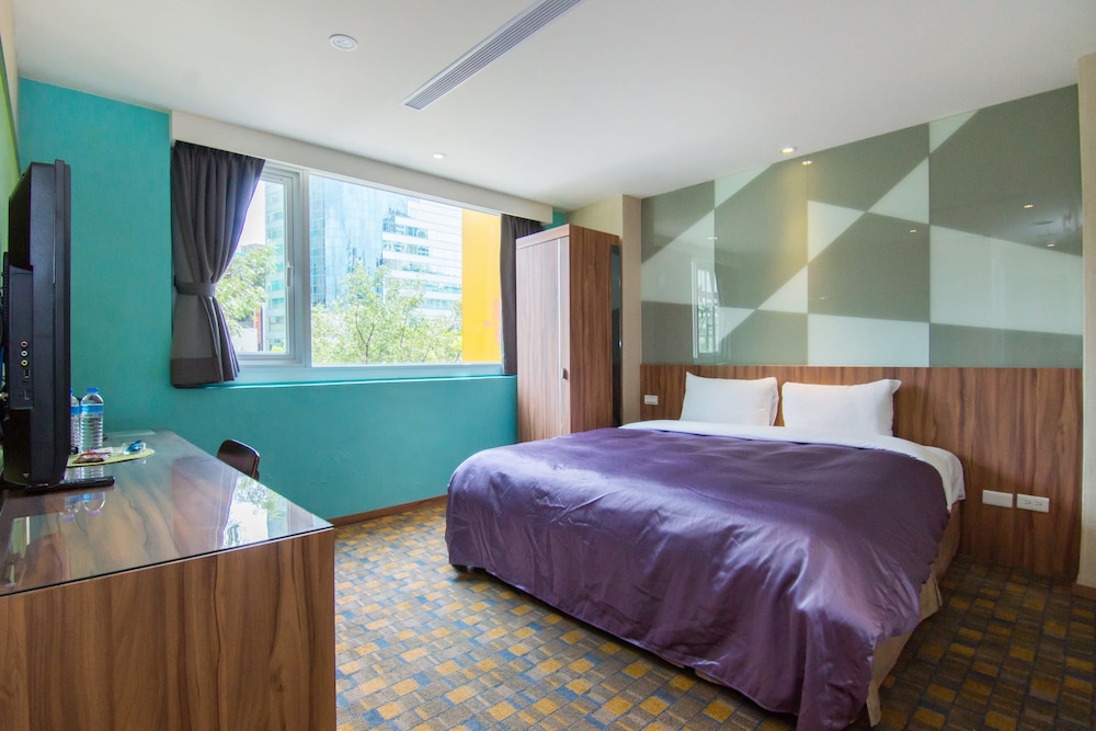 XIMEN HOTEL 10/70