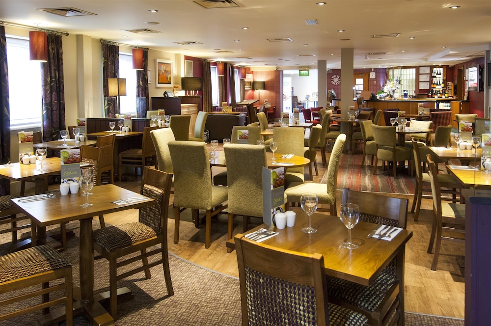 Premier Inn Leeds City Centre (Elland Road) 22/29
