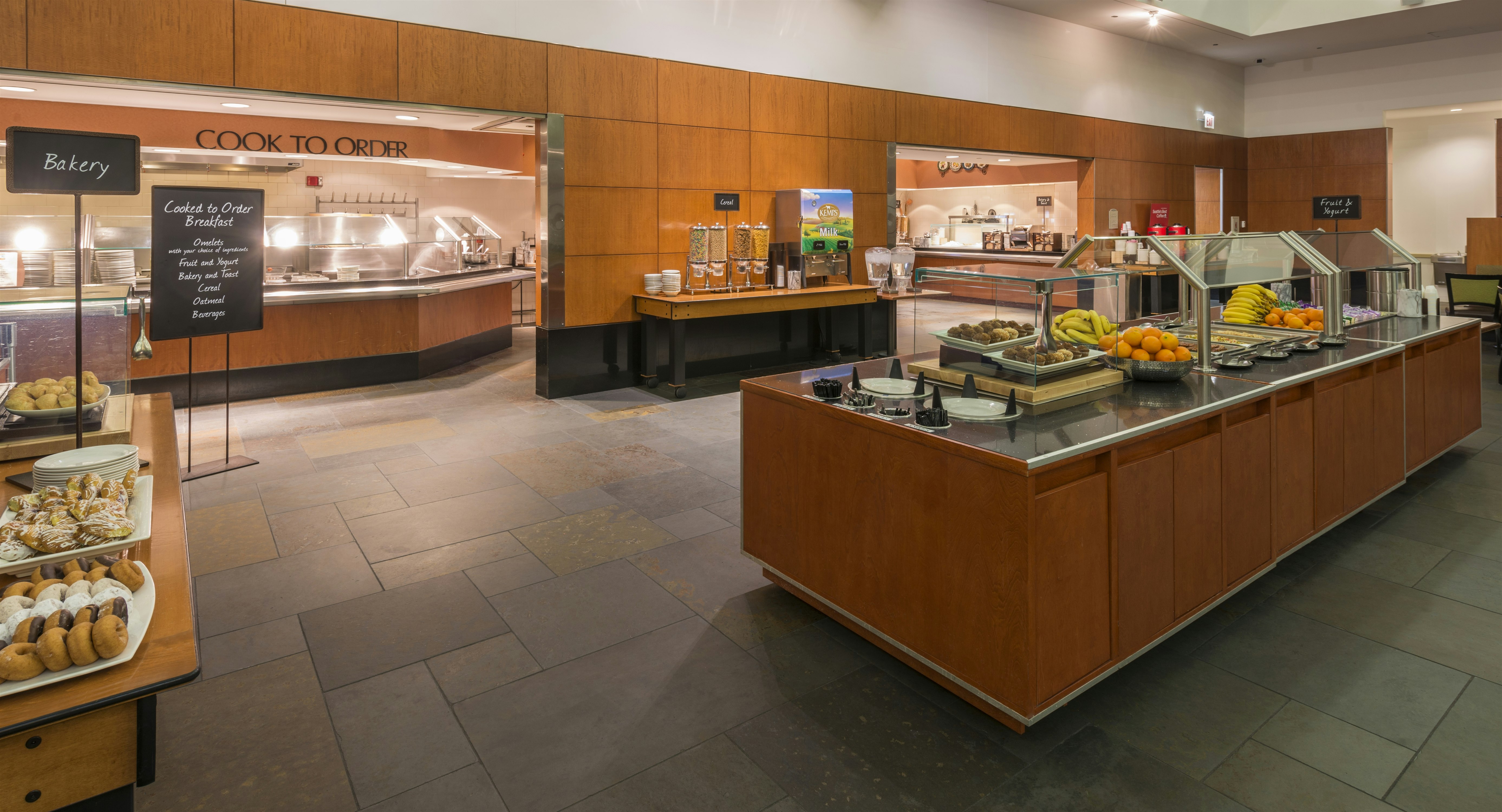 Embassy Suites by Hilton Chicago Downtown Magnificent Mile 6/53