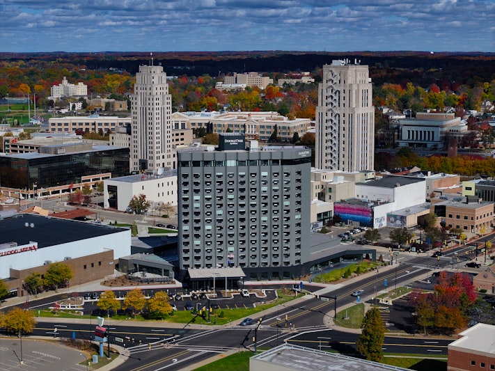 DoubleTree by Hilton Battle Creek 1/44