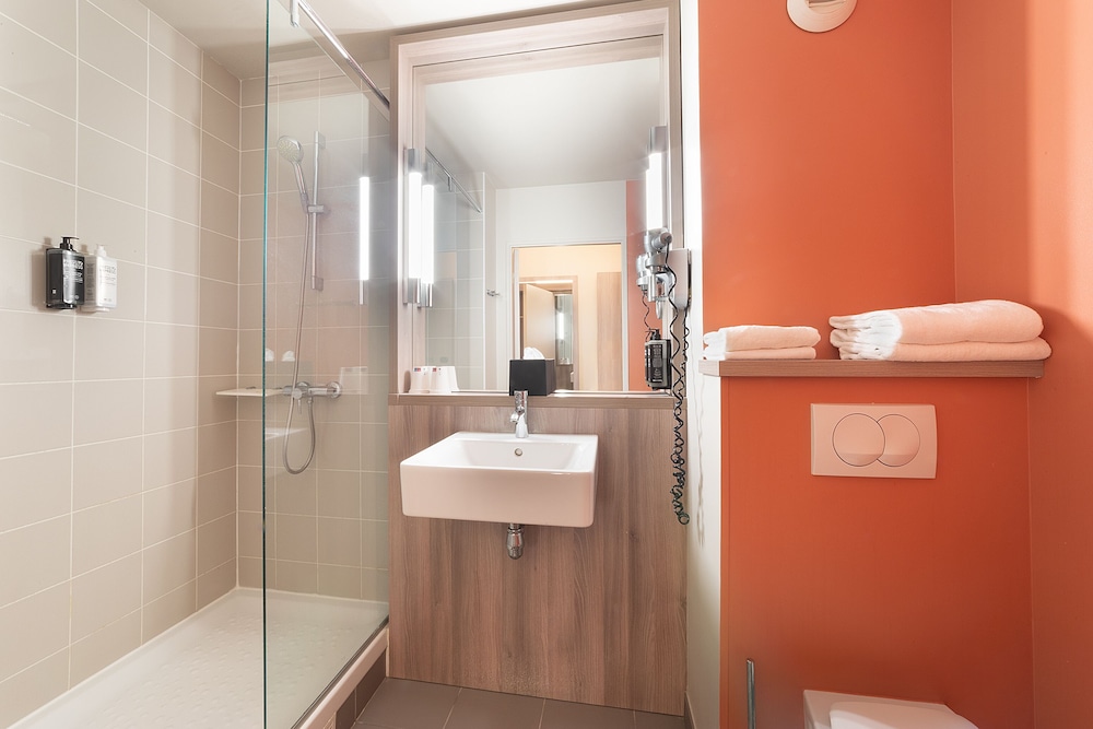 ibis Styles Versailles Saint Quentin en Yvelines Hotel 46/50
