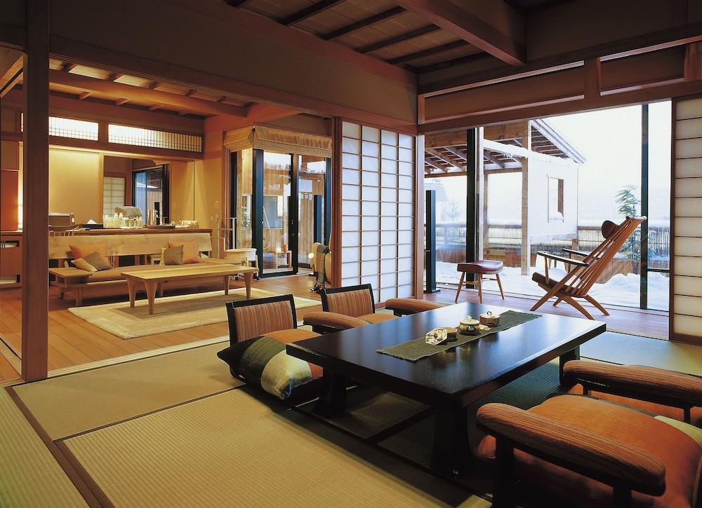 LUXURY, SUITE, FOREST VIEW, PRIVATE HOT SPRING BATH