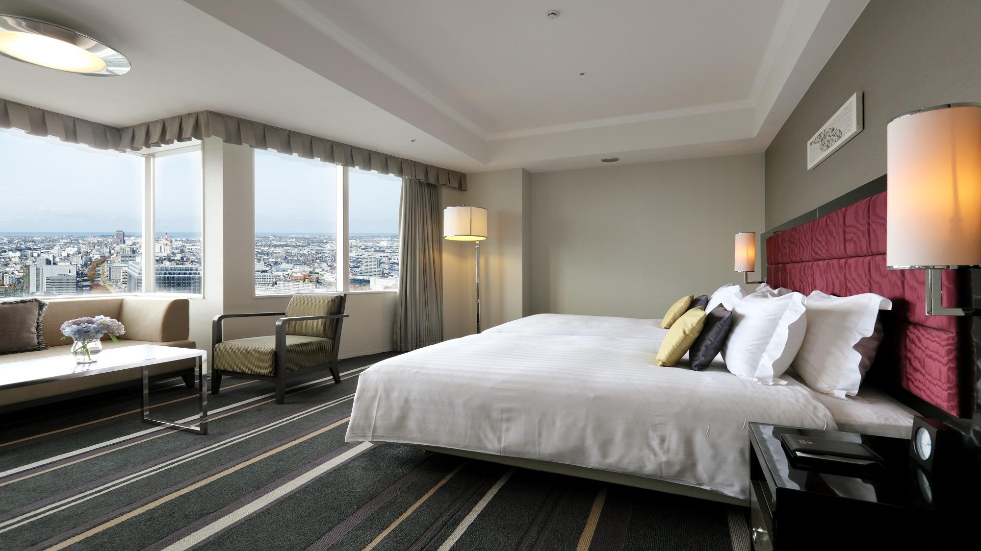Deluxe, Twin Beds, Night View