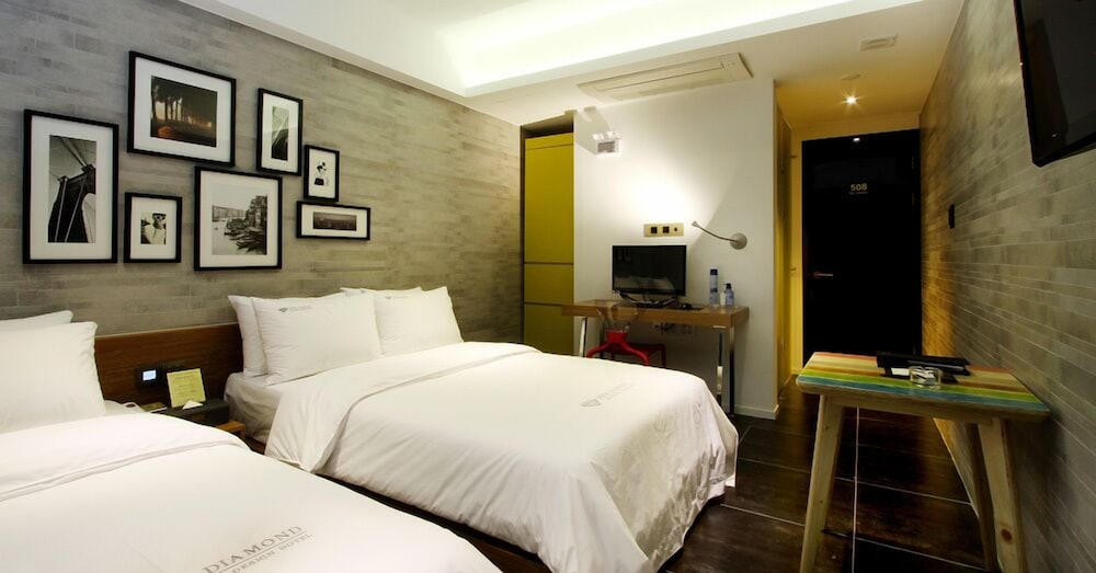 Rich Diamond Hotel 34/79