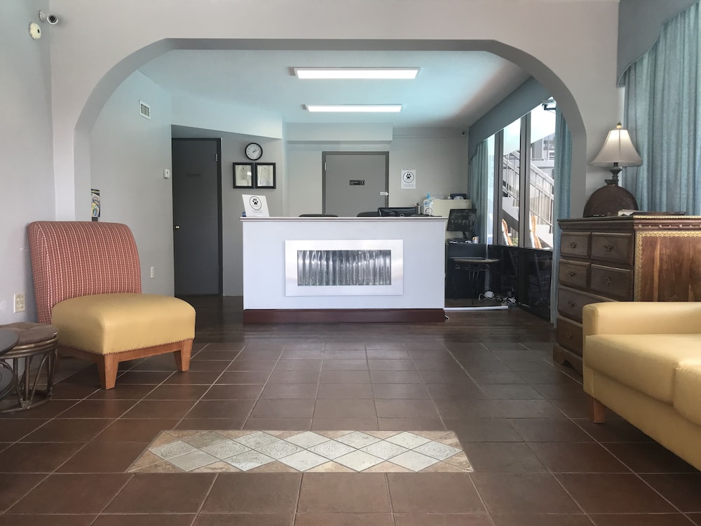 Alamar Resort Inn 5/38