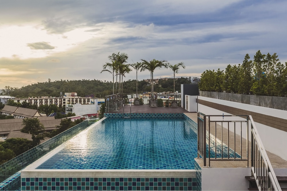 Condo in Kata in Ozone - A519 22/26