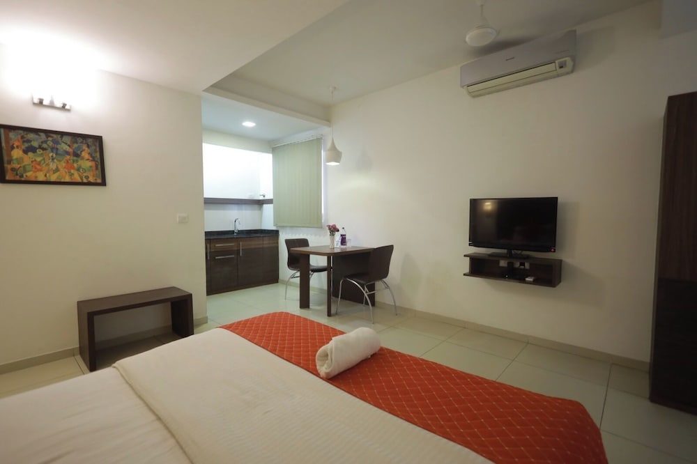 Ixora Suites 24/46