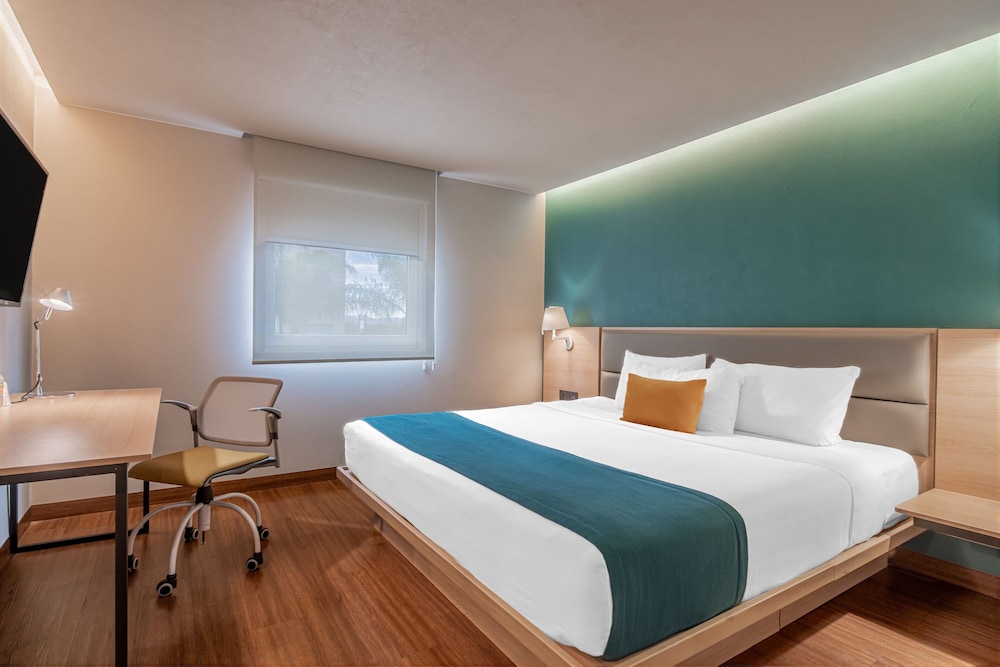 City Express Suites by Marriott Queretaro 30/73