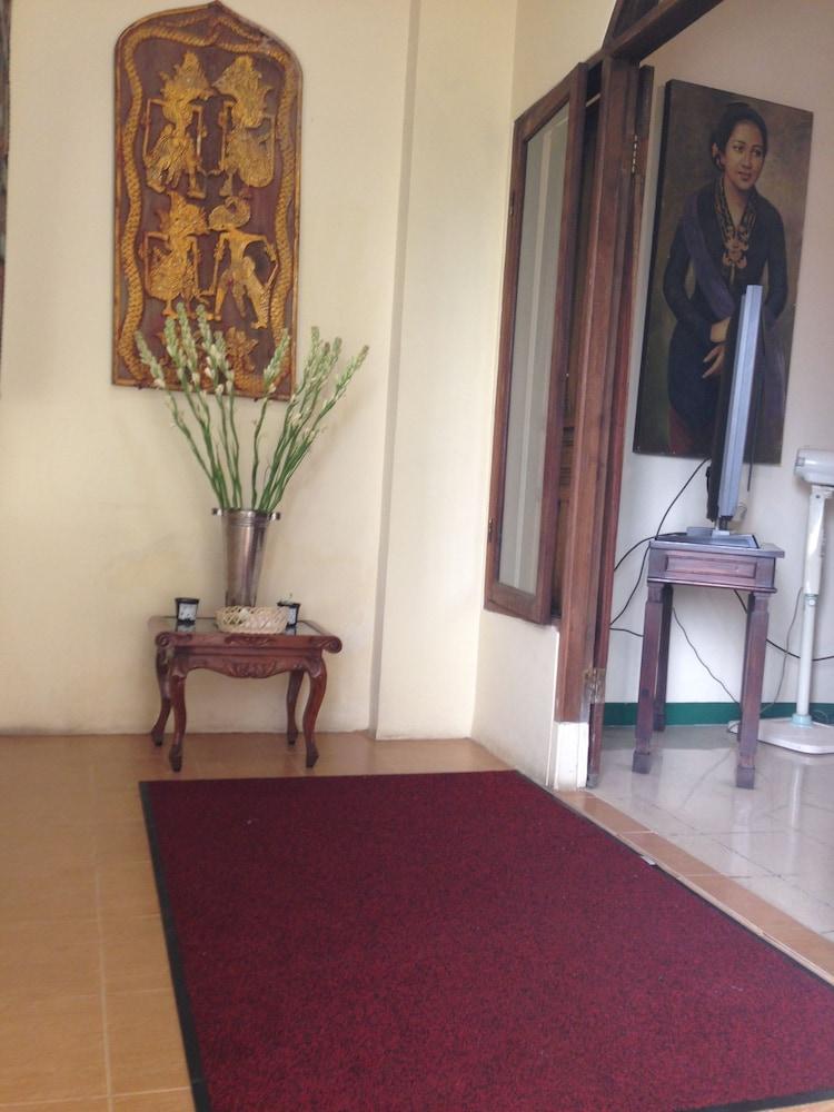 SARE Suites 13/41