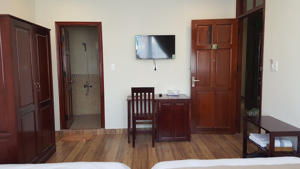 Nam Xuan Premium Hotel 51/68