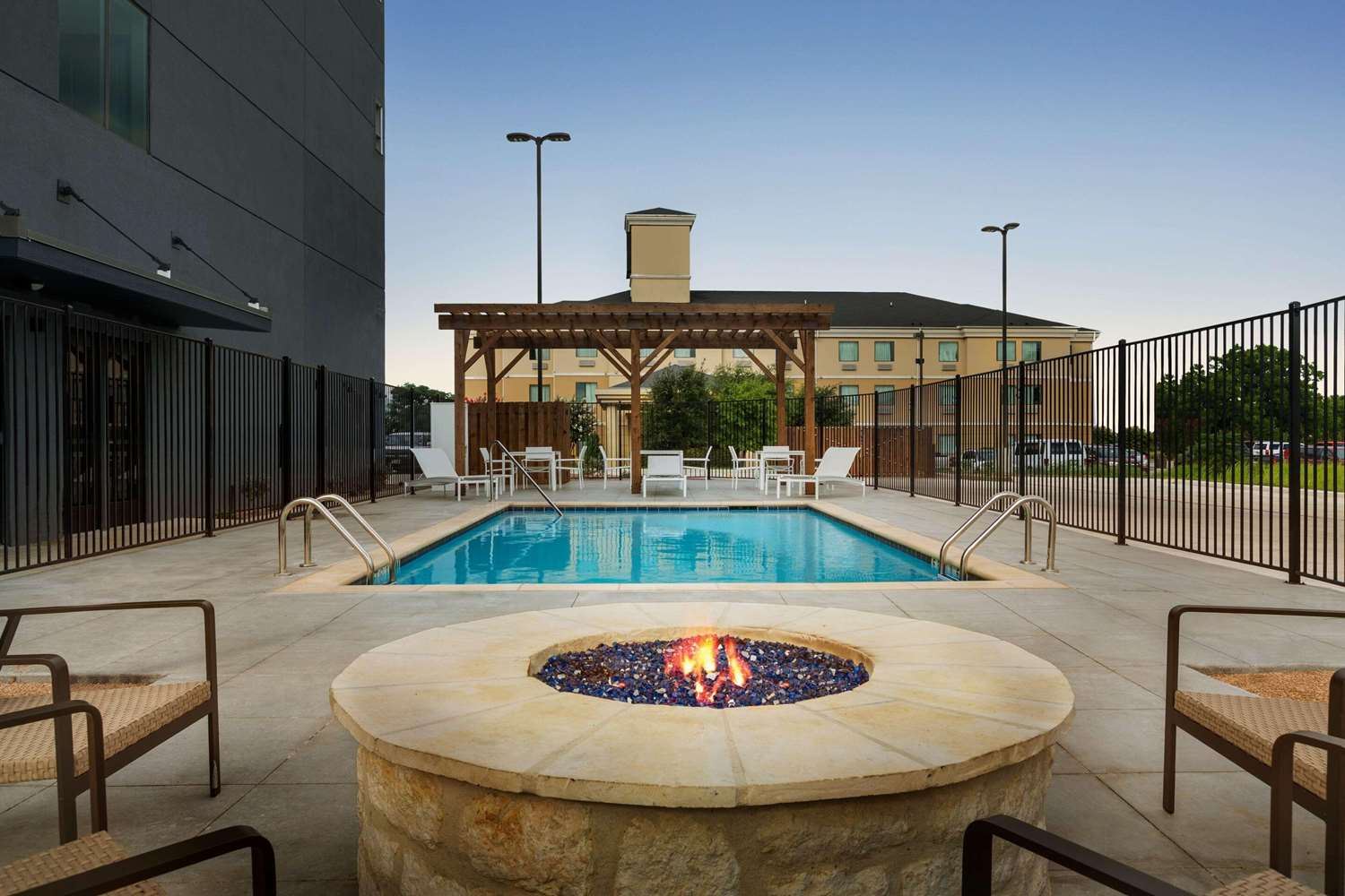 Country Inn & Suites by Radisson, New Braunfels, TX 27/27