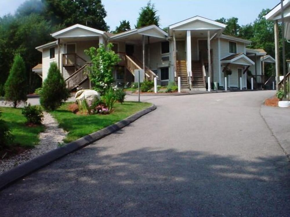 Cedar Park Whirlpool Suites 53/61