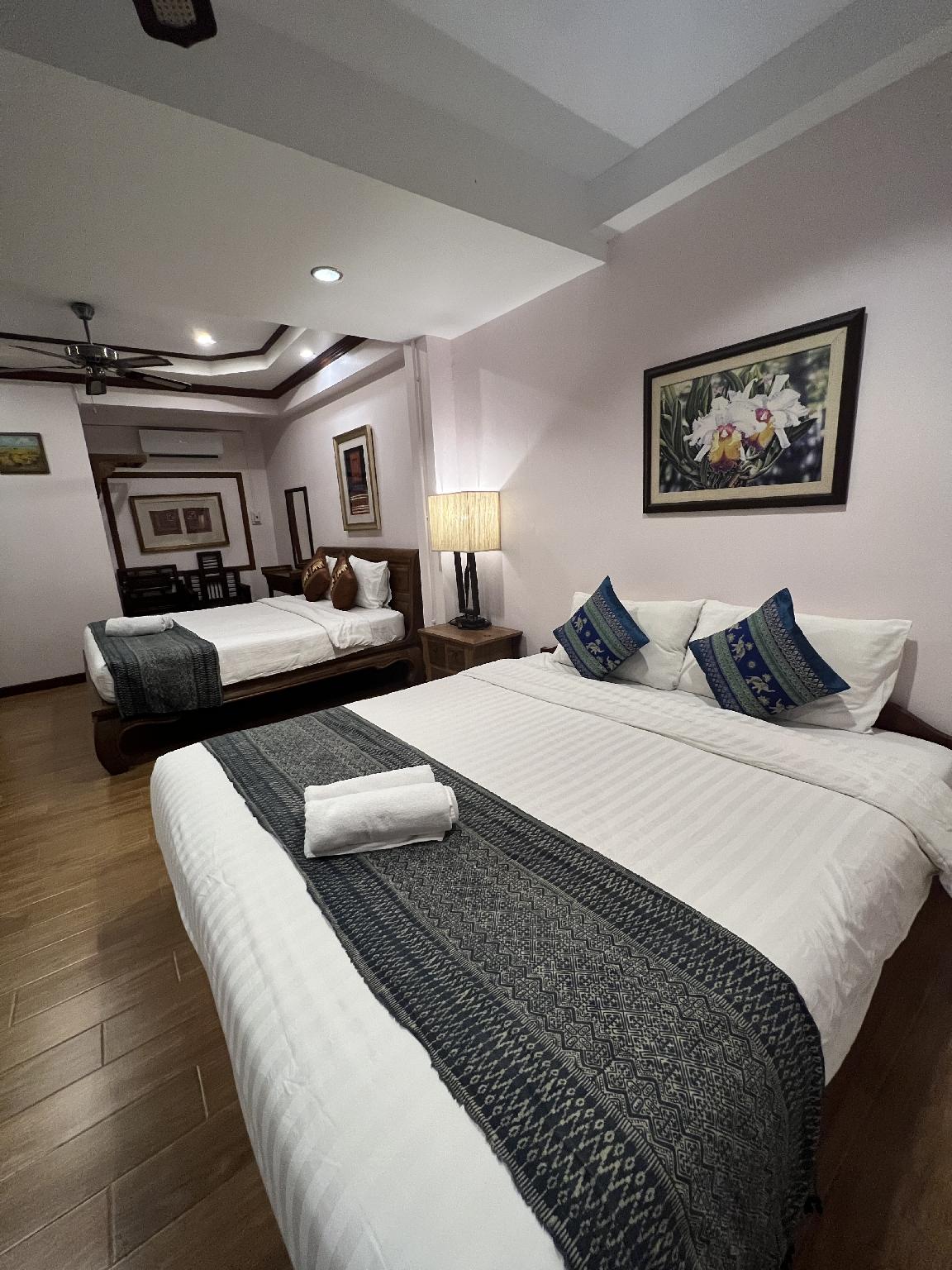Economy, King and Queen Bed