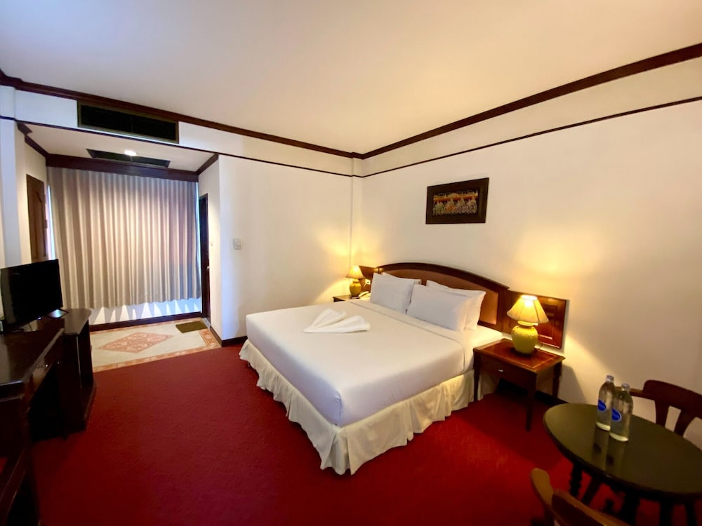 Crystal Hotel 11/46
