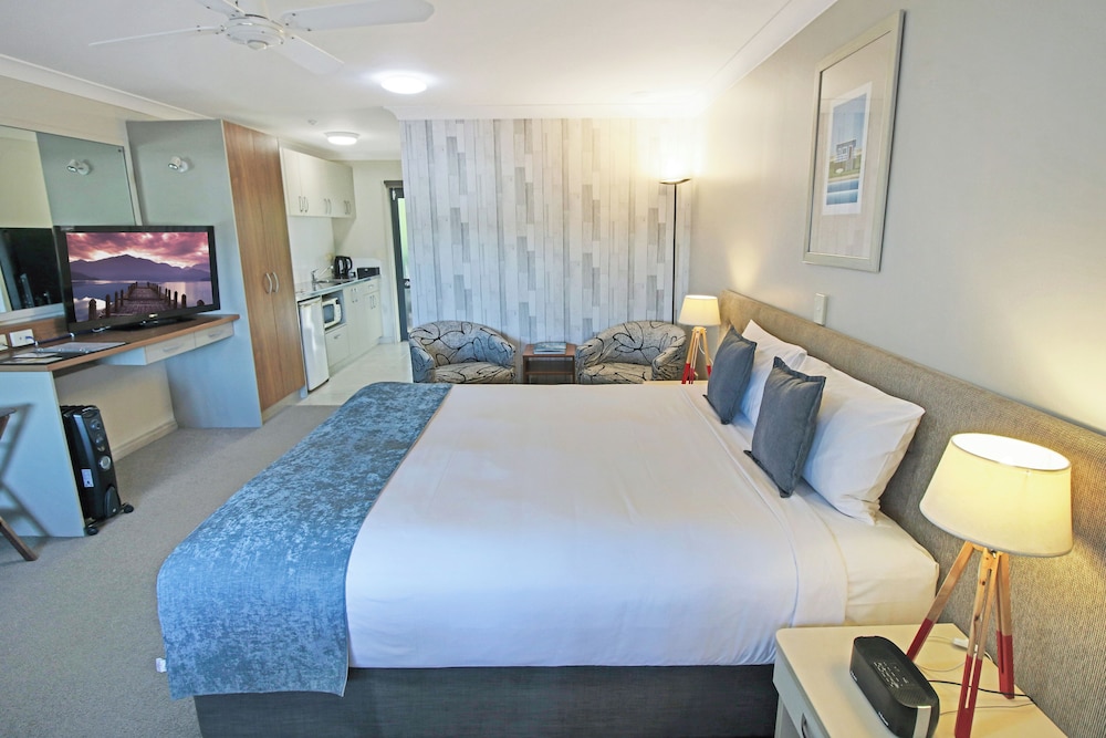 Whangaparaoa Lodge Motel 11/70