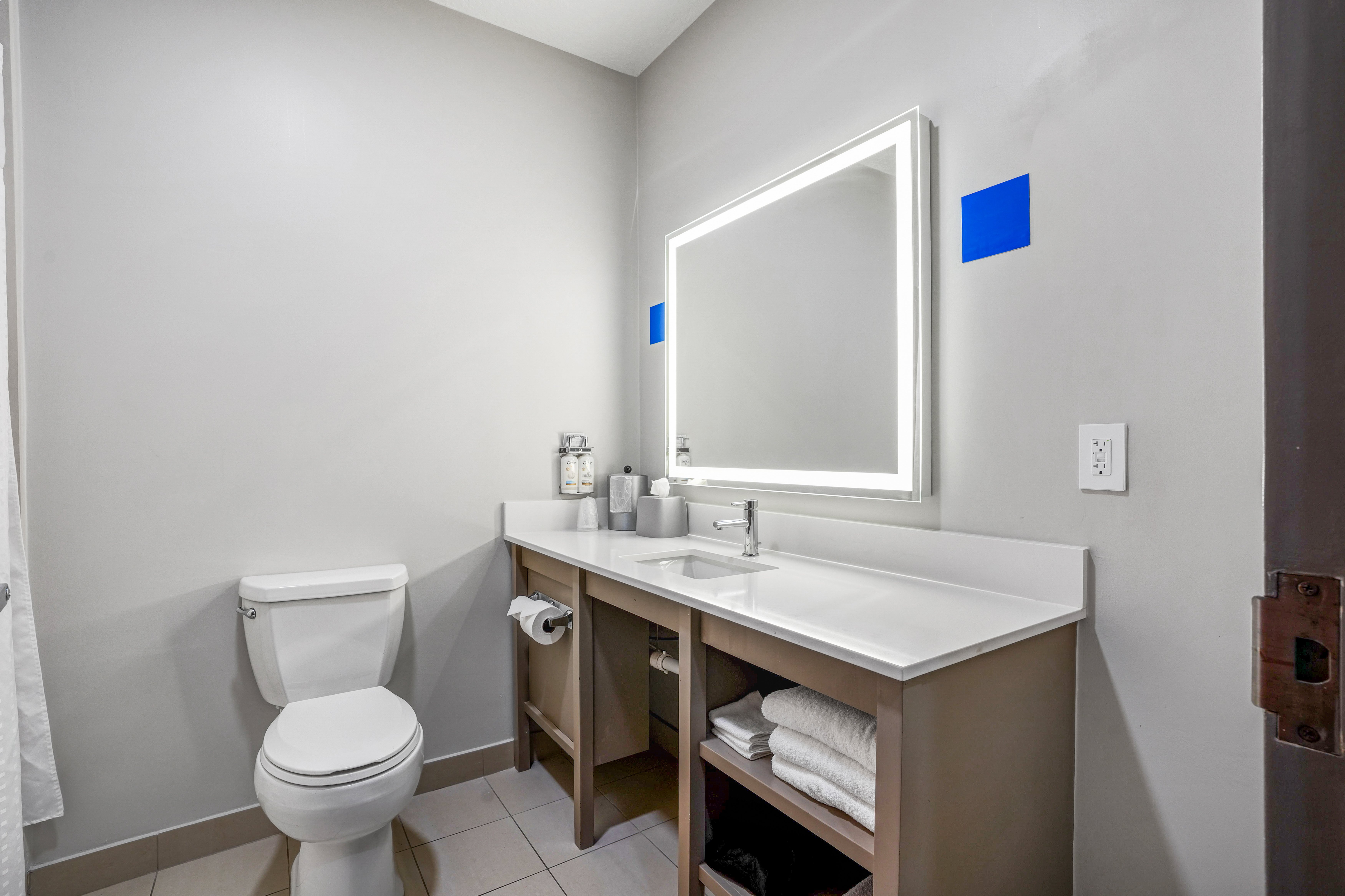 Holiday Inn Express Hotel And Suites Jacksonville Mayport Beach 63/64
