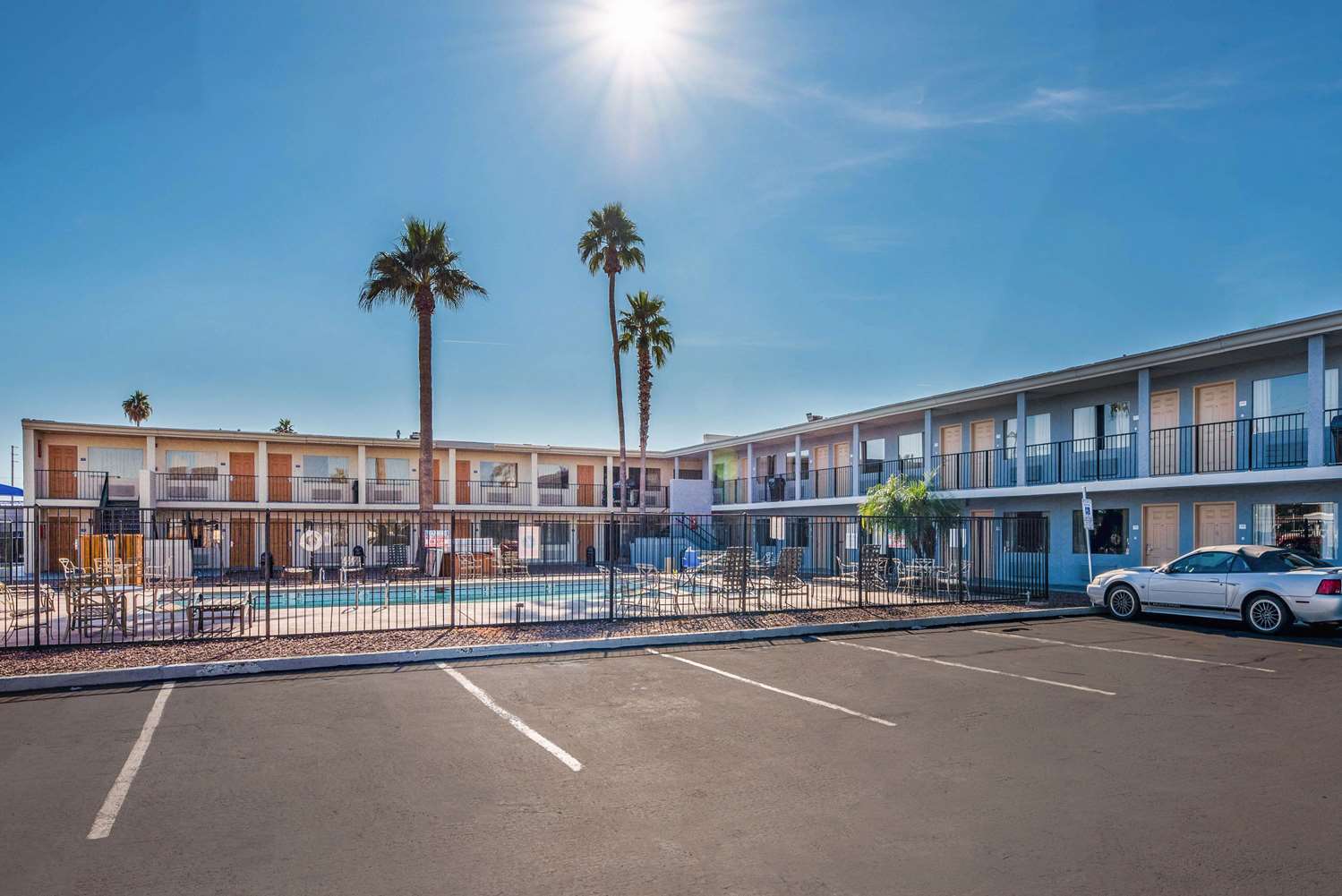 Econo Lodge Phoenix North I-17 13/16
